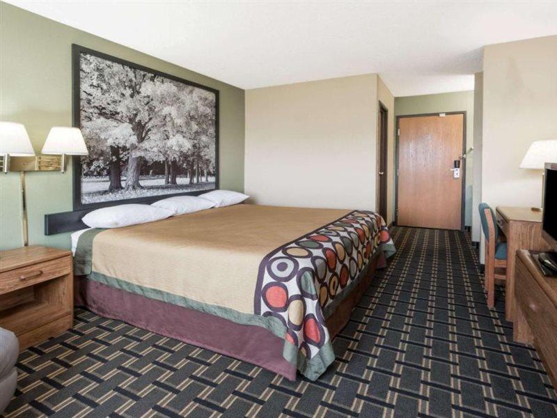 Super 8 By Wyndham Greenville Экстерьер фото